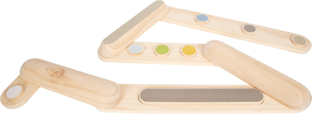 Balancing beams úr Adventure línunni raðað saman í braut