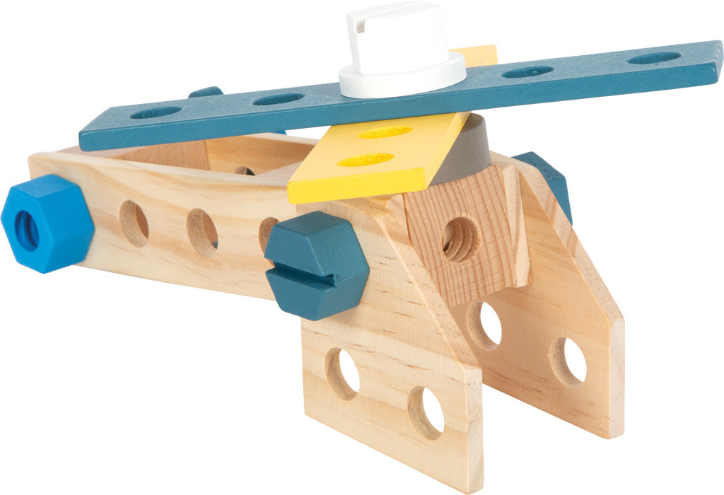 Smíðað flugvél með gírum og skrúfum