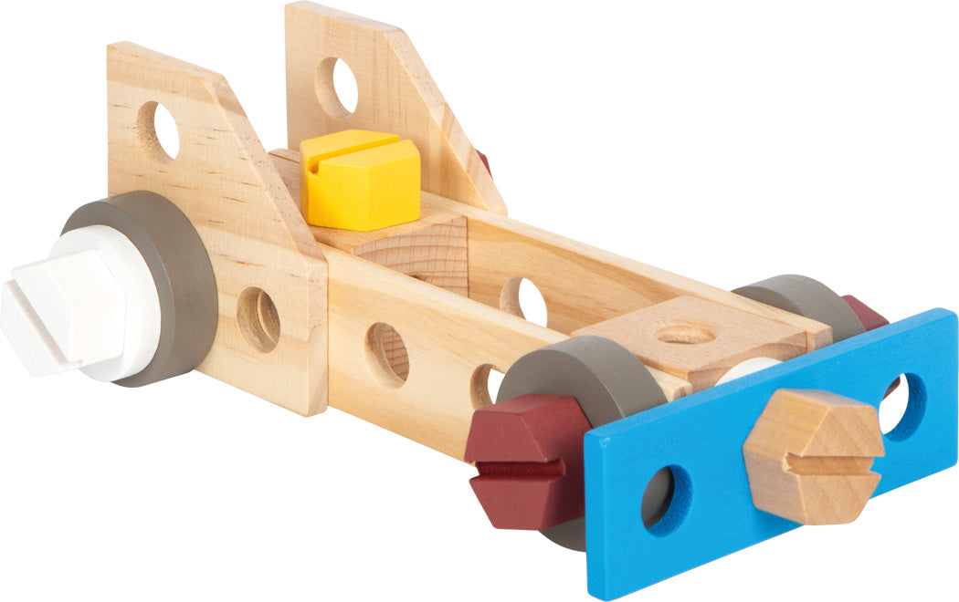 Smíðaður bíll úr fylgihlutum