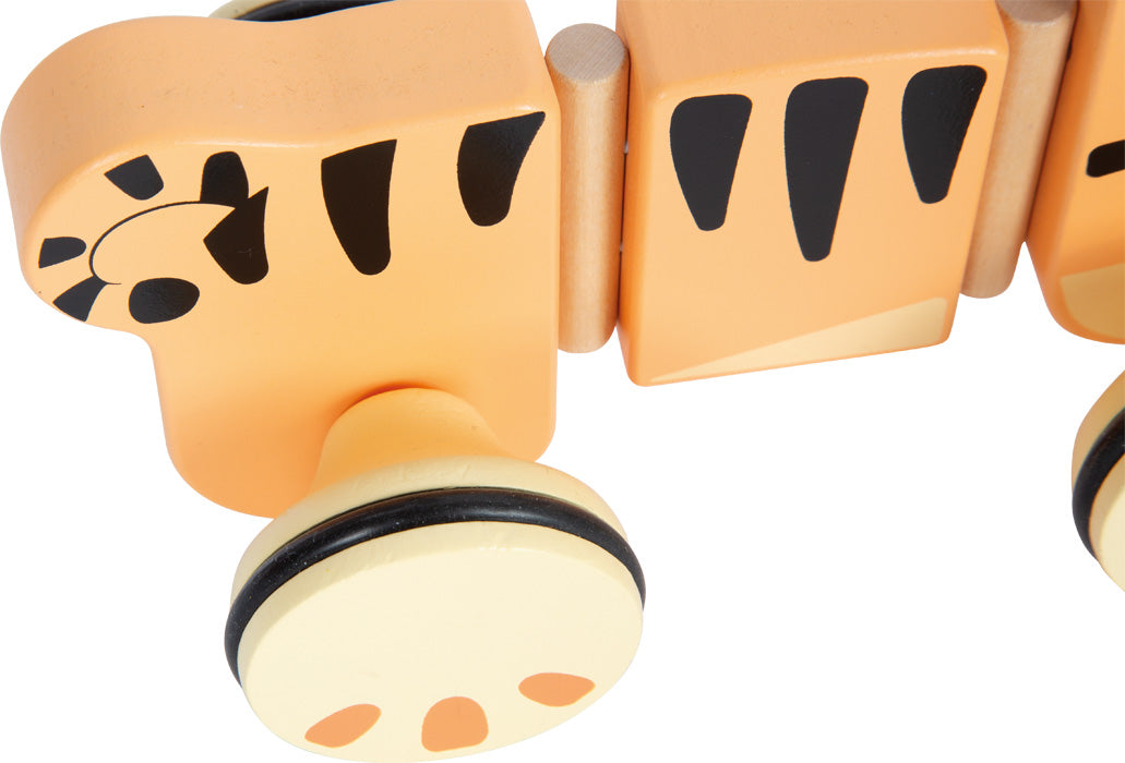 Nærmynd af hjólum og röndum á baki tígrisdýrsins