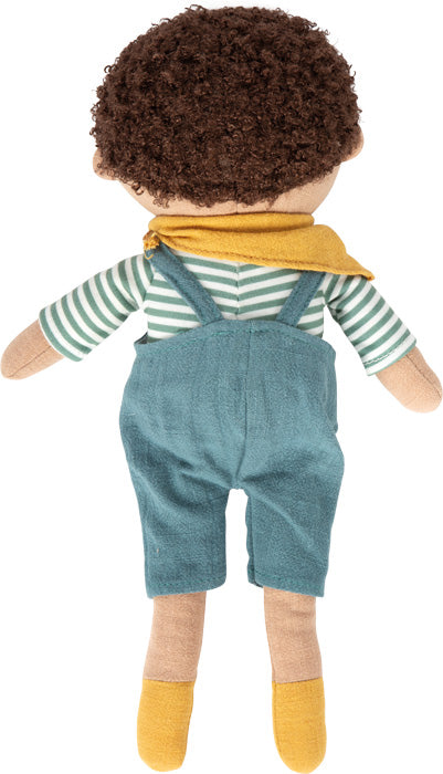 Leó tuskudúkka aftan frá – mjúk barnadúkka með röndóttu bol