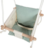 Nærmynd af reipi og hnúti á barna rólu