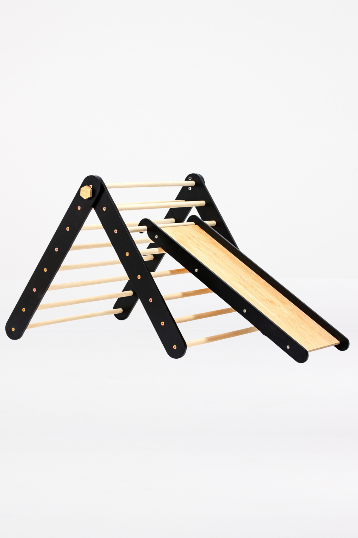 Svartur Pikler með rennibraut frá Duck WoodWorks