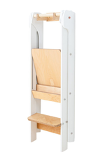 Hvítur klappturn hengdur upp á vegg með veggfestingunni frá Duck WoodWorks